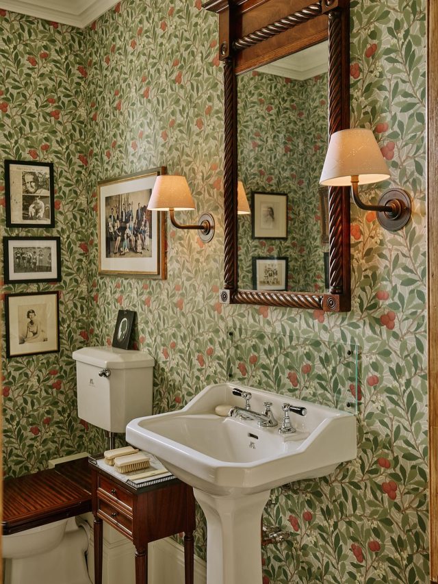 . Cloakroom, photo taken with the lights on to see the clever pinprick shades by @stella_weatherall . Love a William Morris wallpaper . 📸 @horwoodphoto .